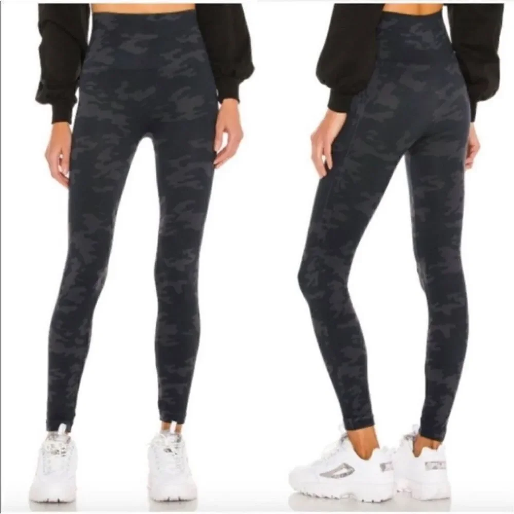 Spanx Women Gray Camouflage High Waisted Athletic Workout Leggings Size XS